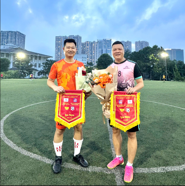 Giao hữu bóng đá